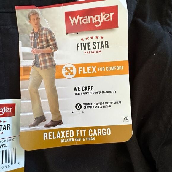 Wrangler ~ Black Relaxed Fit Cargo Pants ~ size 32/30 ~ NWT ~ Flex for comfort - Picture 12 of 13